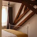 Apartment The Narrow Lane