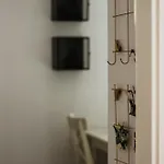 The Narrow Lane Apartment *