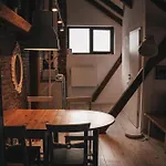 The Narrow Lane Apartment