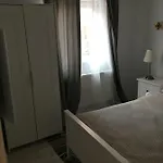 The Narrow Lane Apartment