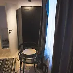 The Narrow Lane Apartment *