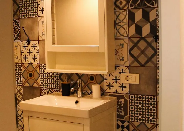 The Narrow Lane アパート