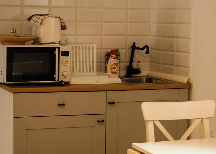 The Narrow Lane Apartment *