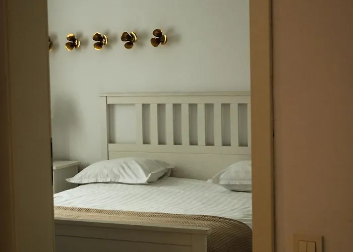 The Narrow Lane Apartment *