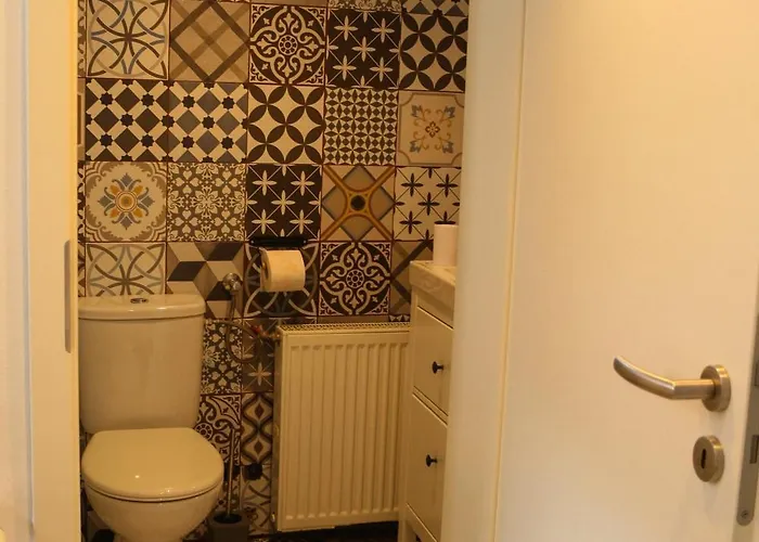 The Narrow Lane ブラショフ