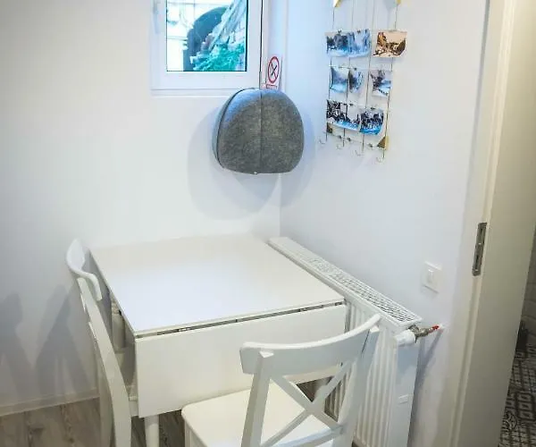 The Narrow Lane Apartment