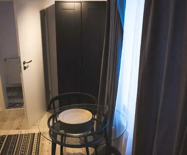 The Narrow Lane Apartment *